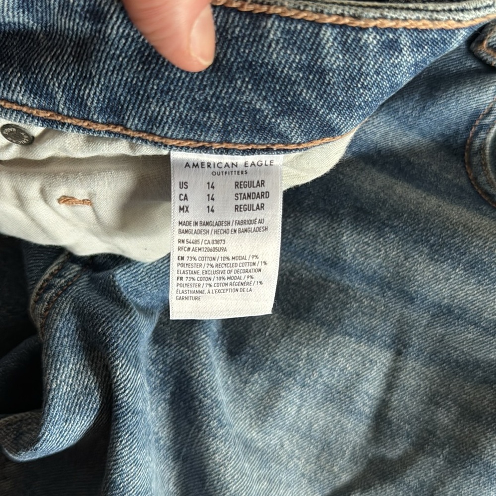 American Eagle Tomgirl Jeans, Sz 14, EUC - Picture 3 of 8